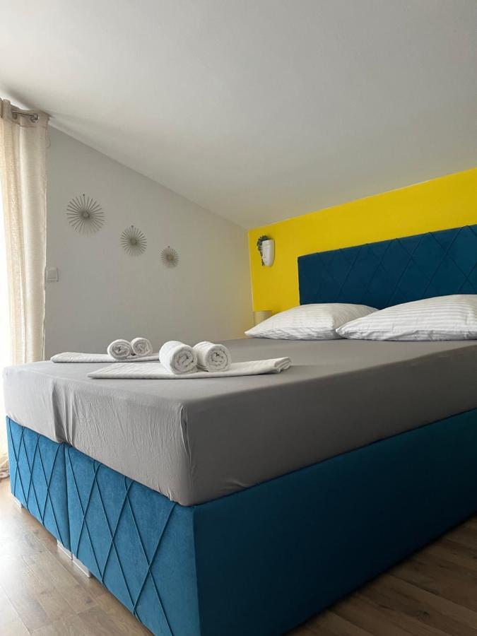 Guesthouse Villa Jurisic Novalja Exterior photo