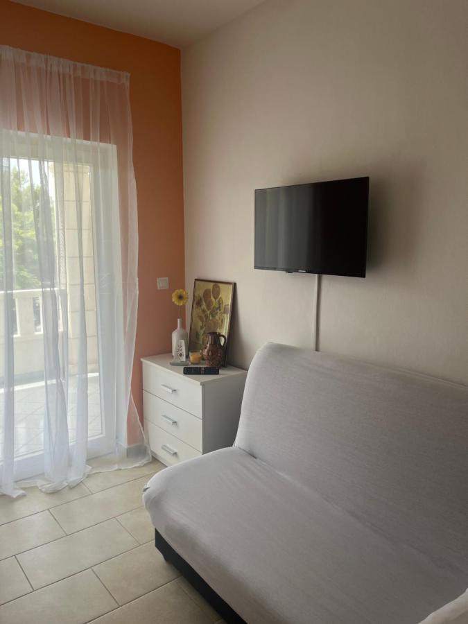 Guesthouse Villa Jurisic Novalja Exterior photo